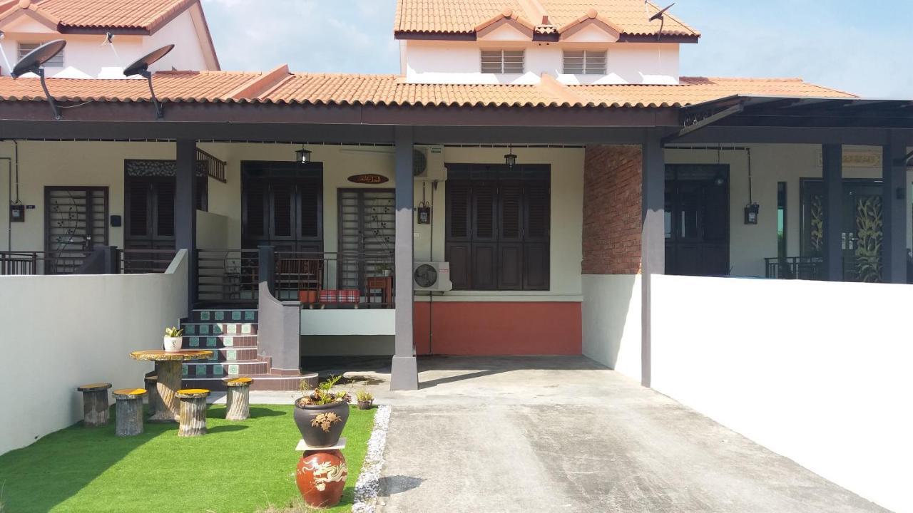 Teratakmuslim H'H Vila Malacca Exterior foto